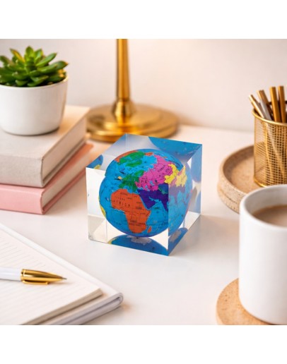 декоративен глобус в прозрачен куб