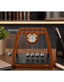 Декоративна фигурка с часовник и Люлка на Нютон
